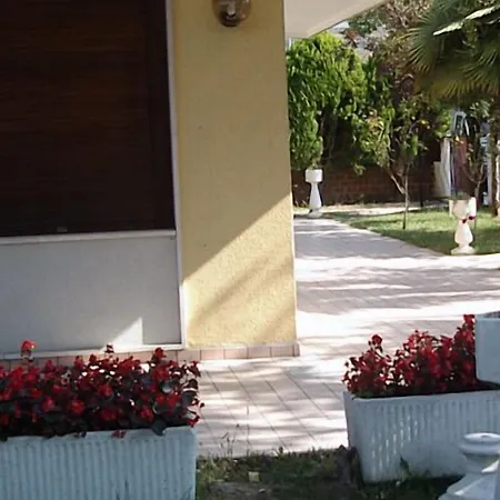 Germania מלון 3*